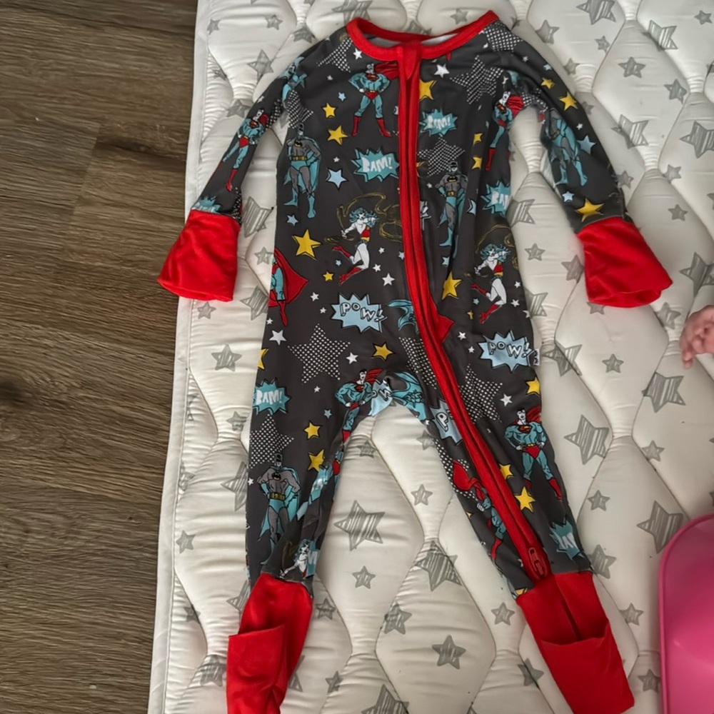 Superheroes little sleepie zippy 0-3 M